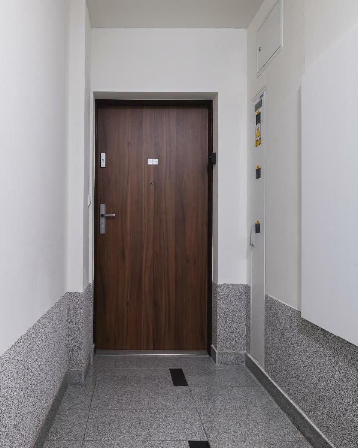 P&O Serviced Apartments Wawrzyszewska วอร์ซอ ภายนอก รูปภาพ