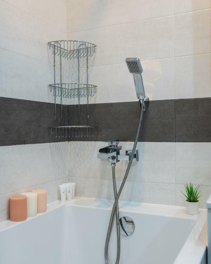 P&O Serviced Apartments Wawrzyszewska วอร์ซอ ภายนอก รูปภาพ